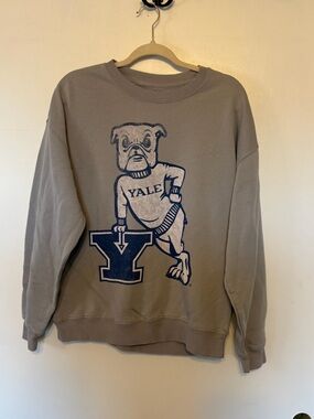Yale‎ University Bulldog Crewneck Sweatshirt